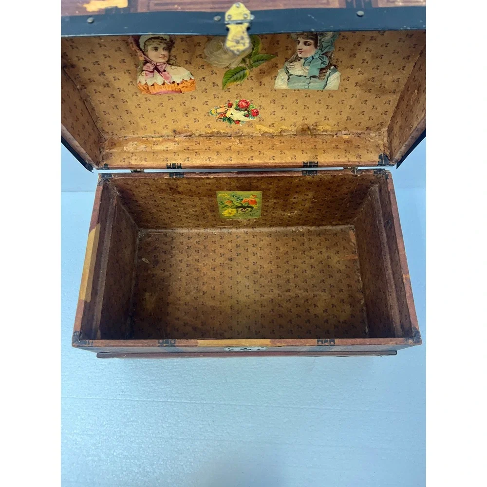 Wood Dollhouse Steamer Trunk Miniature Antique Storage Box Chest SALESMAN SAMPLE